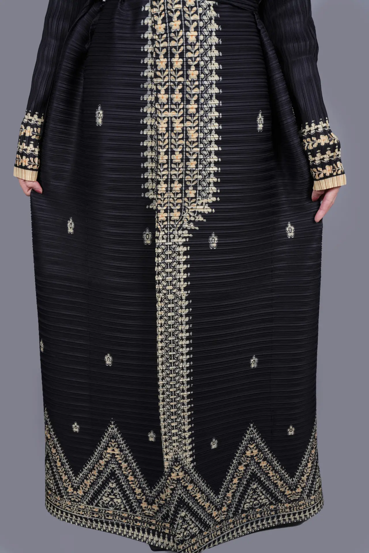 Black Embroidered Abaya with Golden Detailing - Image 2